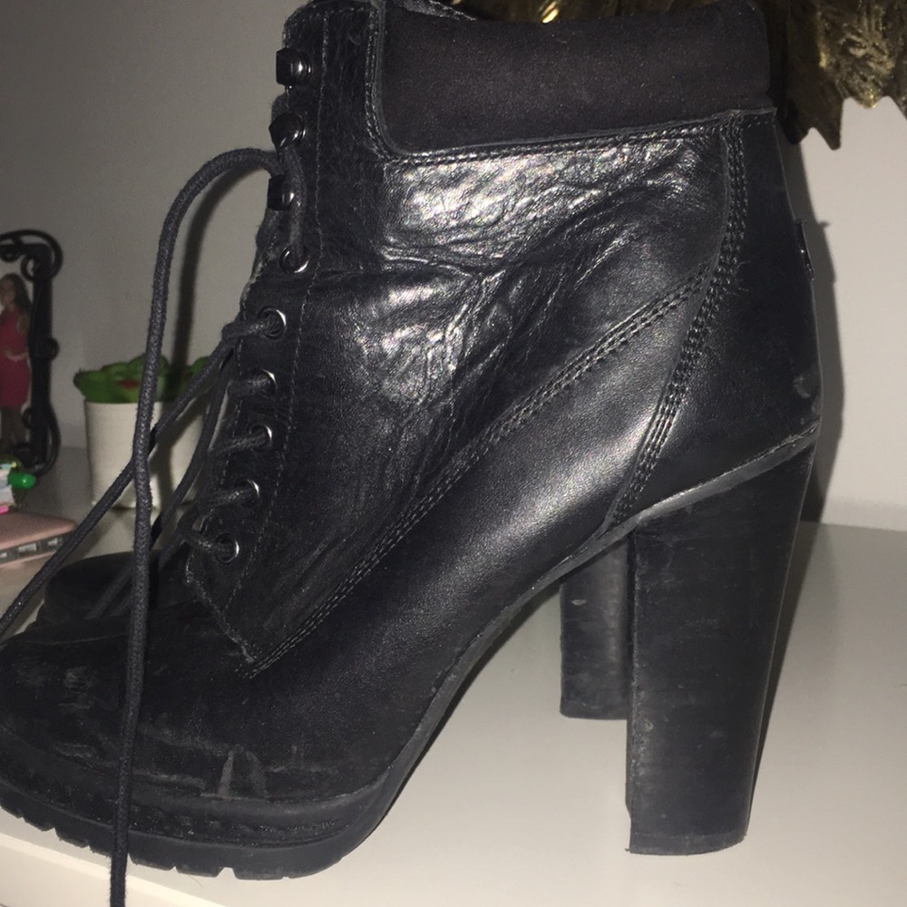 BCBG generation boots